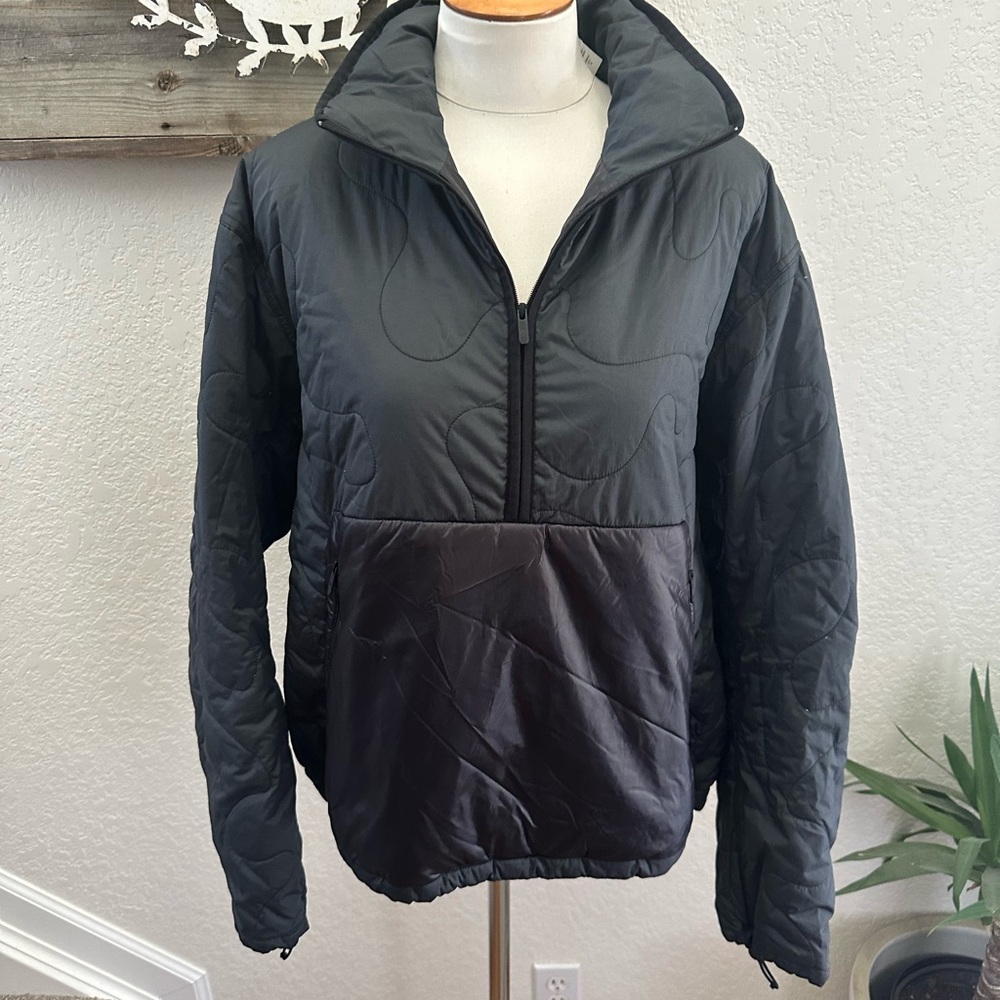 Lululemon Athletica‎ Gray Black Down Pullover quarter zip Jacket Ladies size 10